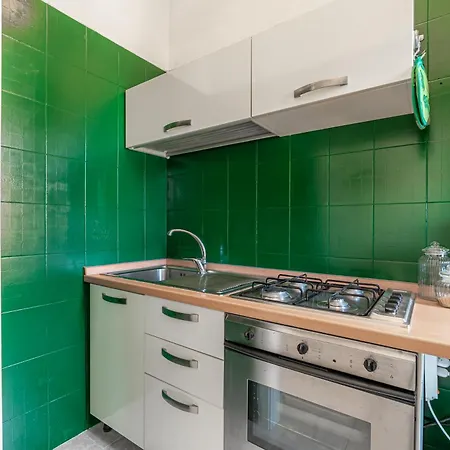 Casa Guapita - Metro Malatesta Apartment Rome